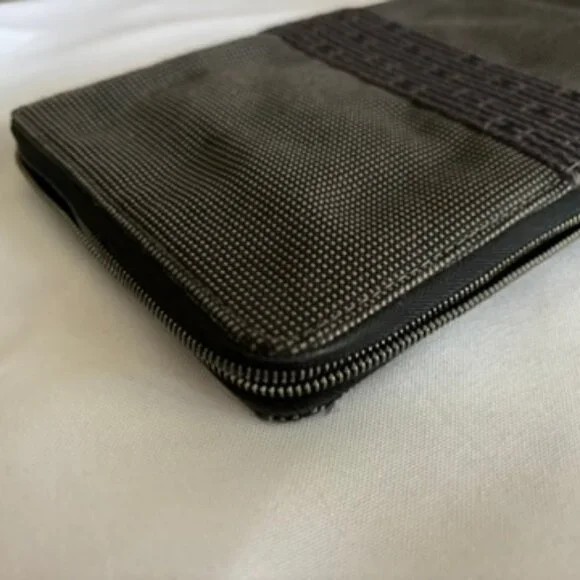 Hermes Clutch Bag Ale Line  Zip Around Gray Canvas - Picture 6 of 16
